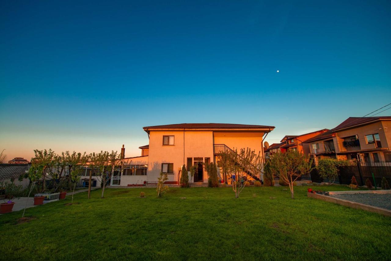 Casa Dumitrescu Hotel นาโวดาริ ภายนอก รูปภาพ