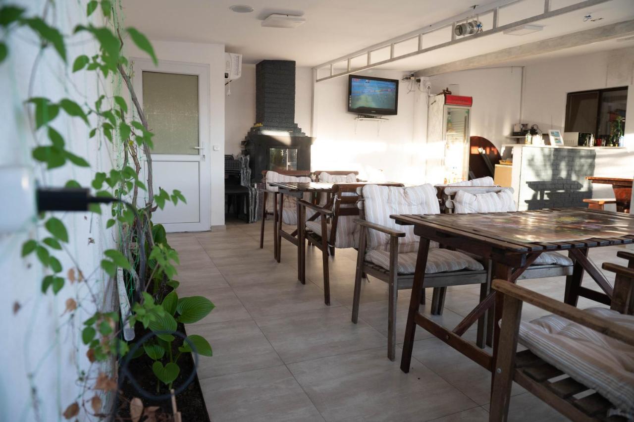 Casa Dumitrescu Hotel นาโวดาริ ภายนอก รูปภาพ