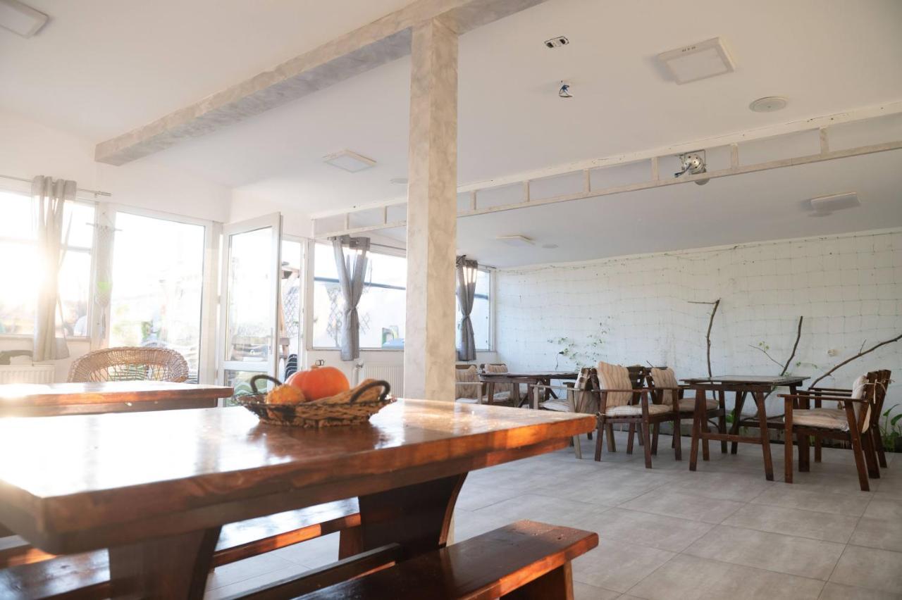 Casa Dumitrescu Hotel นาโวดาริ ภายนอก รูปภาพ